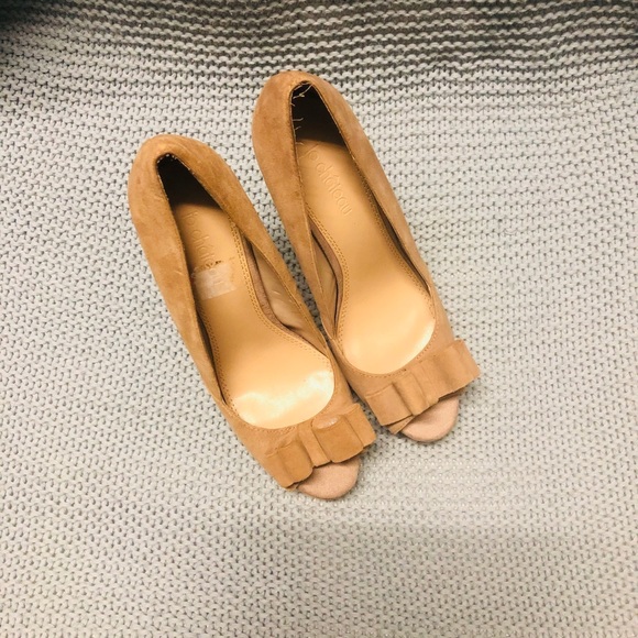 Brand new tan suede peep toes - Picture 2 of 6